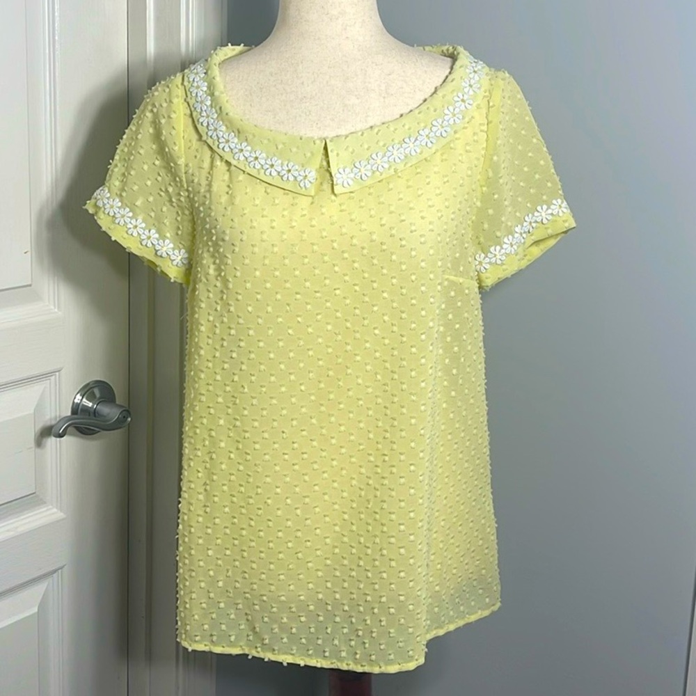 Modcloth Daisy Sheer Yellow Top Peter Pan Collar Size M